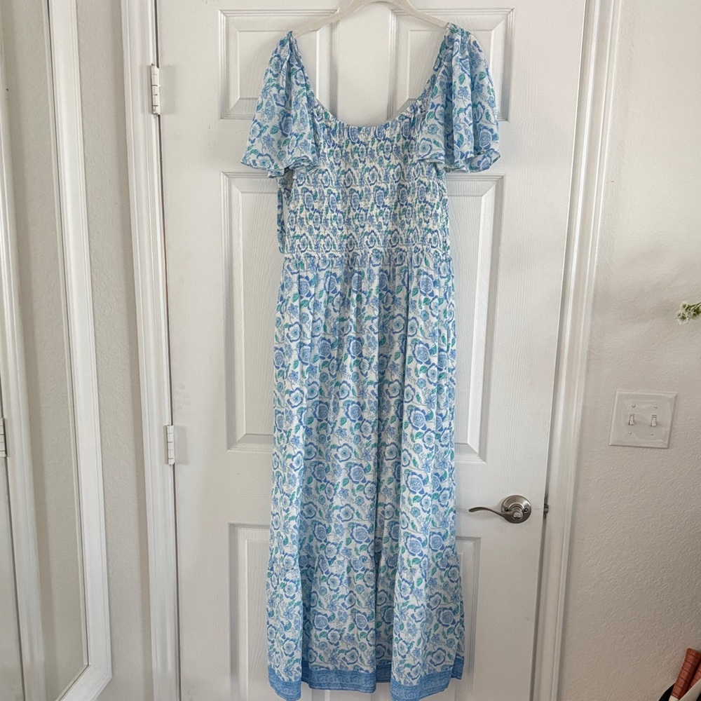 Vineyard Vines Light Blue and White Patterned Maxi Dress